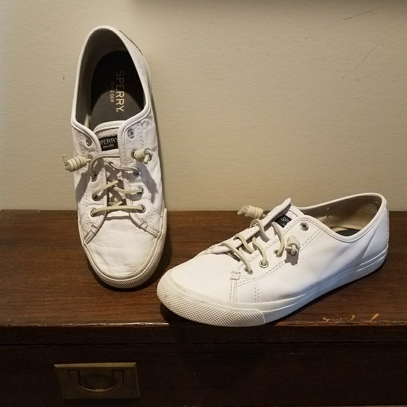 sperry slip on tennis shoes